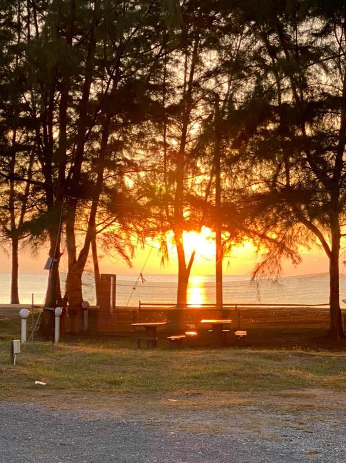 Paka Tamim Seaview Hotel Buitenkant foto