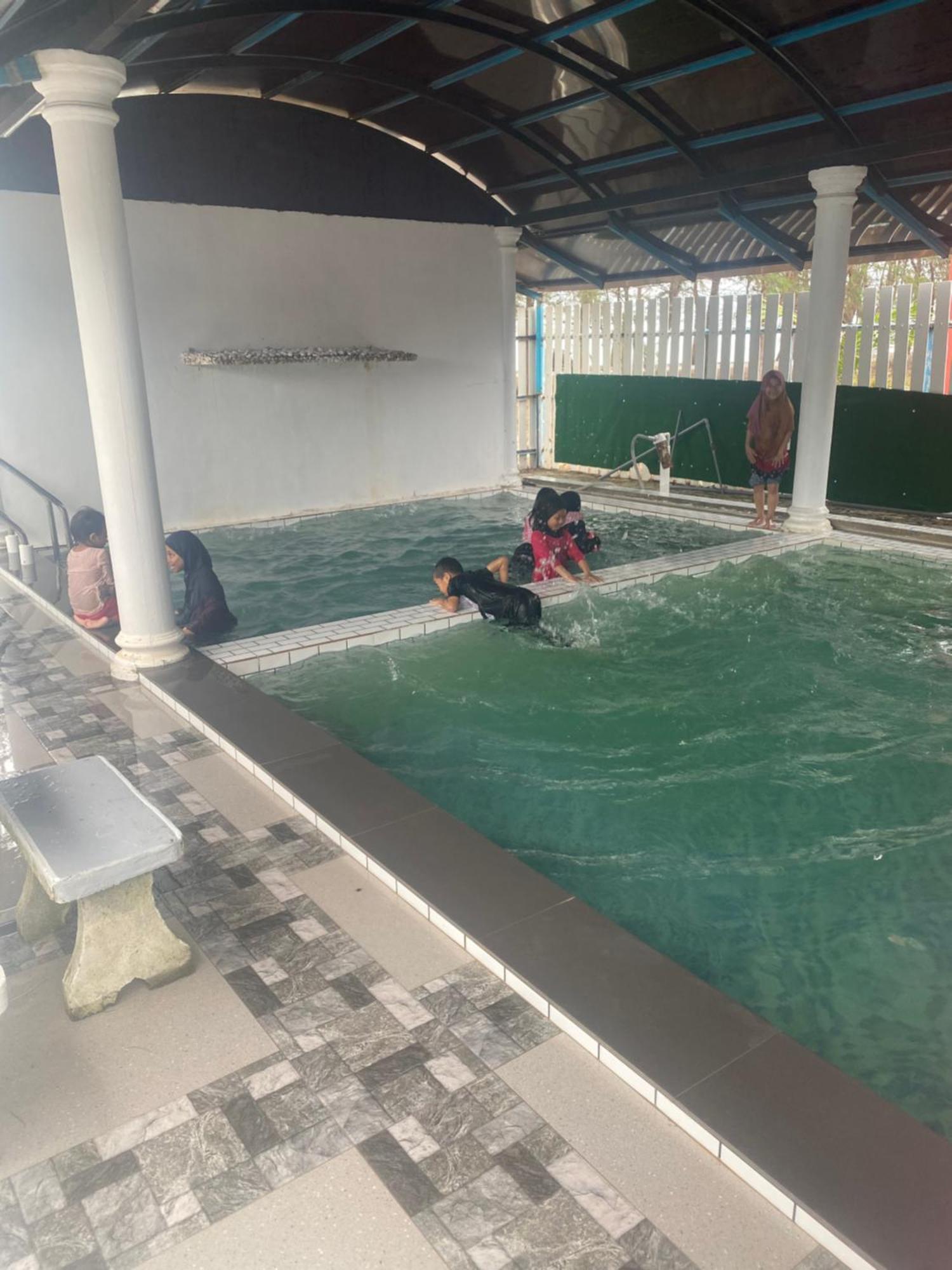 Paka Tamim Seaview Hotel Buitenkant foto